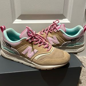 Women’s New Balance Sneaker